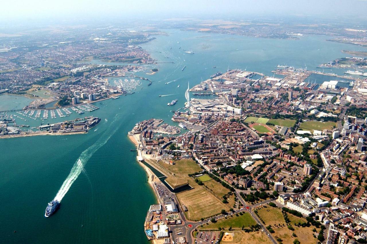 City Centre Apartment Portsmouth Ngoại thất bức ảnh